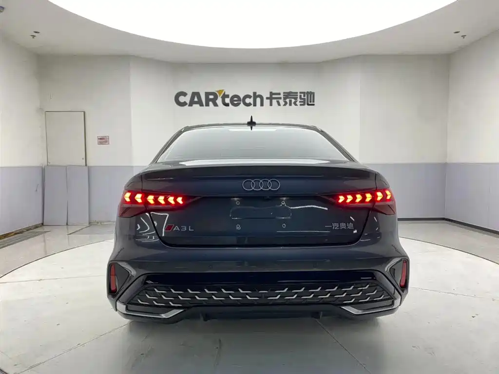 Audi A3 2026 A3L Limousine 35TFSI Flying Spur Exclusive купить на сайте DeffCars