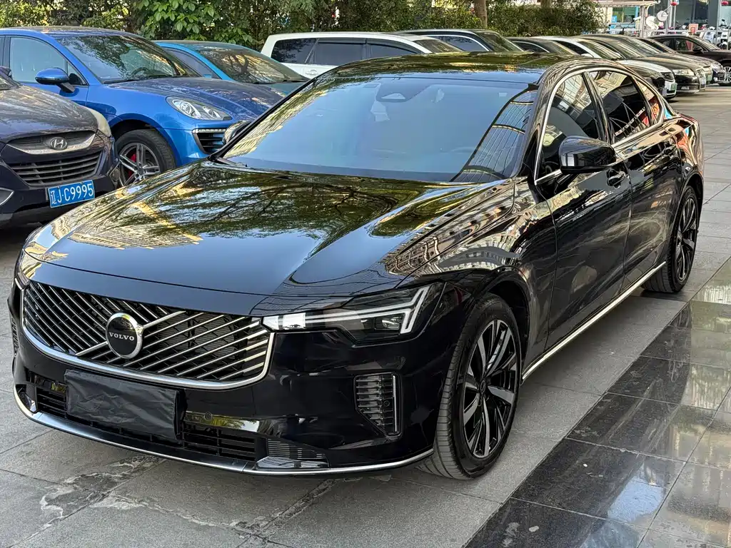 Volvo S90 2026 B5 Zhiyi Luxury Edition купить на сайте DeffCars