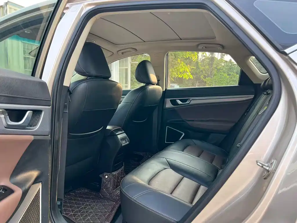 Emgrand GS 2018 Trendsetting Edition 1.4T Automatic Premium Smart Connected Model купить на сайте DeffCars