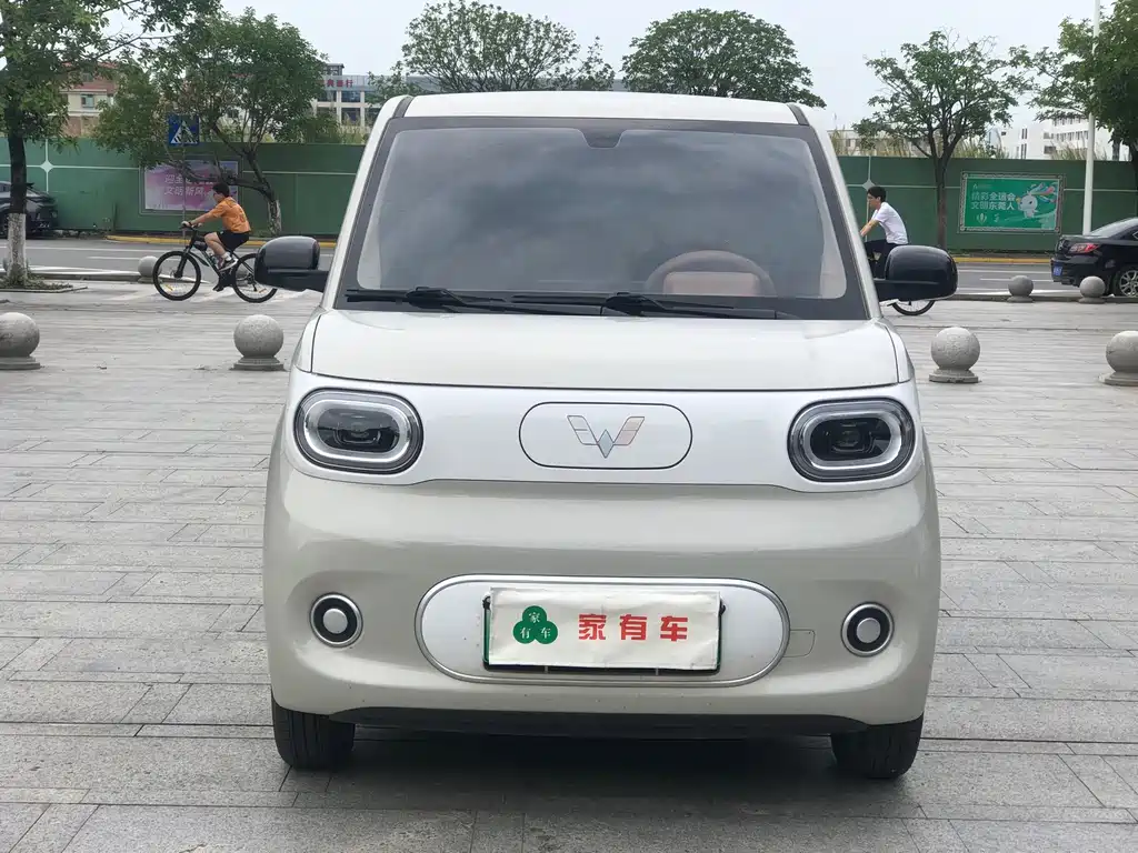 Hongguang MINIEV 2024 third generation 215km advanced version купить на сайте DeffCars