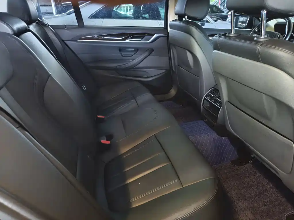 BMW 5 Series 2018 525Li Luxury Package купить на сайте DeffCars