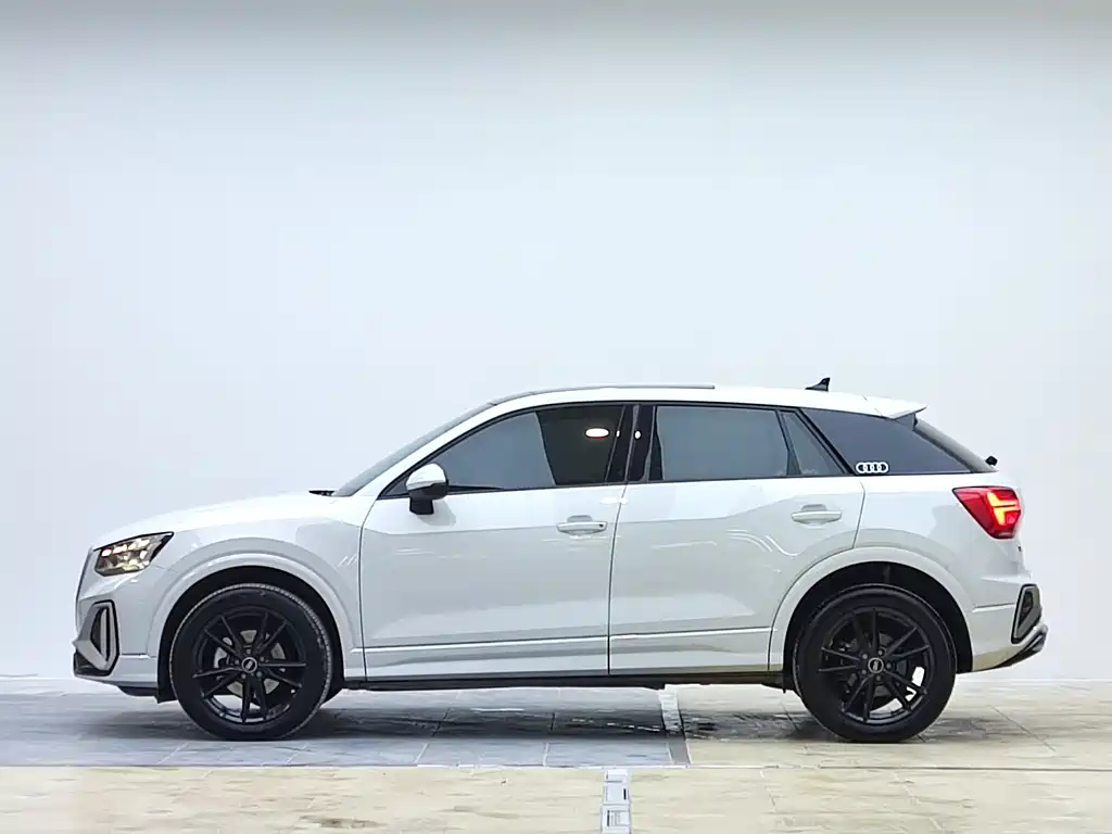 Audi Q2L 2022 35 TFSI aggressive and dynamic model купить на сайте DeffCars