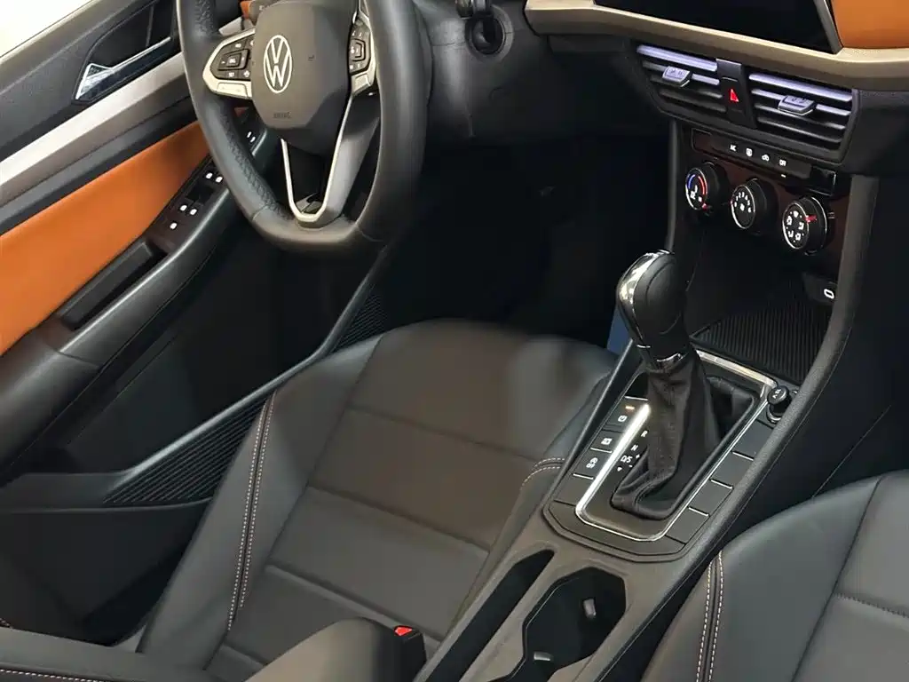 Bora 2026 200TSI DSG Yue Xing Navigation Edition купить на сайте DeffCars