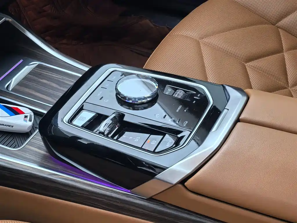 BMW 7 Series 2023 735Li Luxury Package купить на сайте DeffCars