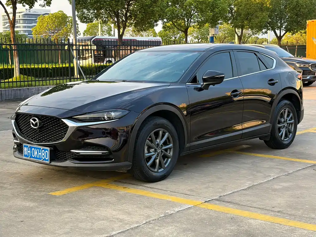 Mazda CX-4 2021 2.0L Automatic 2WD Blue Sky Dynamic Edition купить на сайте DeffCars
