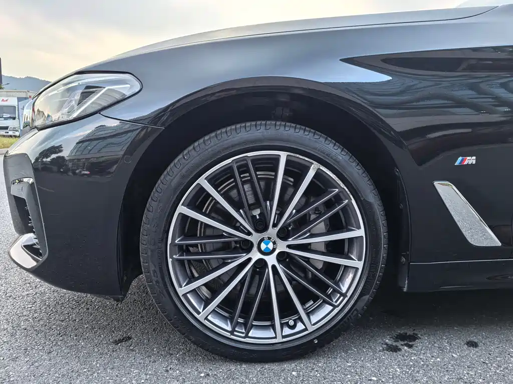 BMW 5 Series 2023 facelift 530Li leading M sports package купить на сайте DeffCars