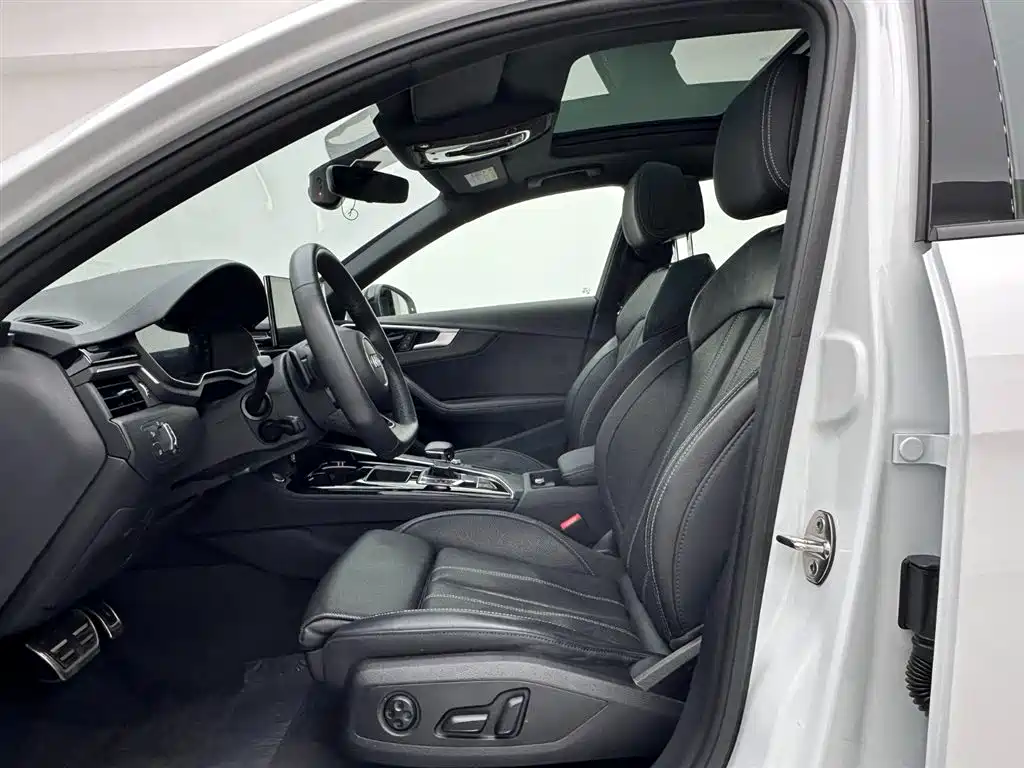 Audi A4L 2023 40 TFSI luxury and dynamic model купить на сайте DeffCars