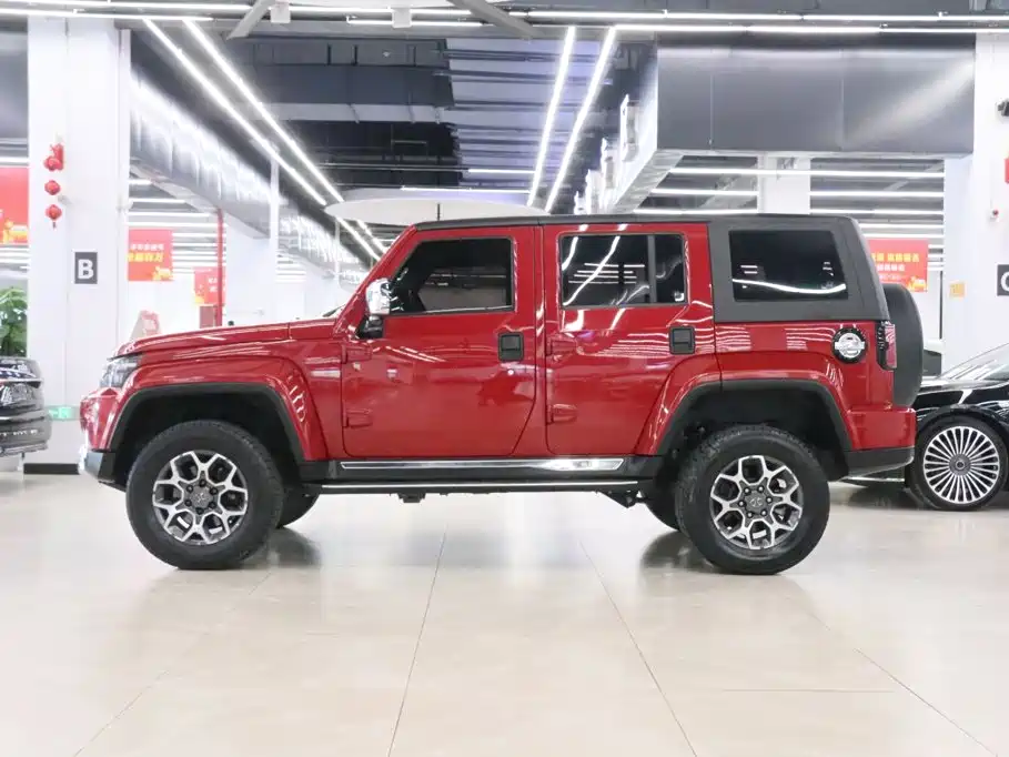 Beijing BJ40 2018 Plus 2.3T Automatic 4WD Flagship Edition China V купить на сайте DeffCars
