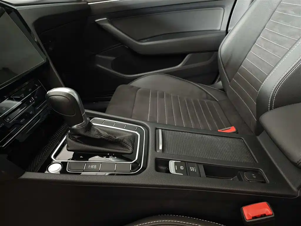 Magotan 2021 330TSI DSG 30th Anniversary Edition купить на сайте DeffCars