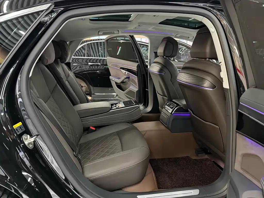 Audi A8 2025 A8L 50 TFSI quattro Premium Selection купить на сайте DeffCars