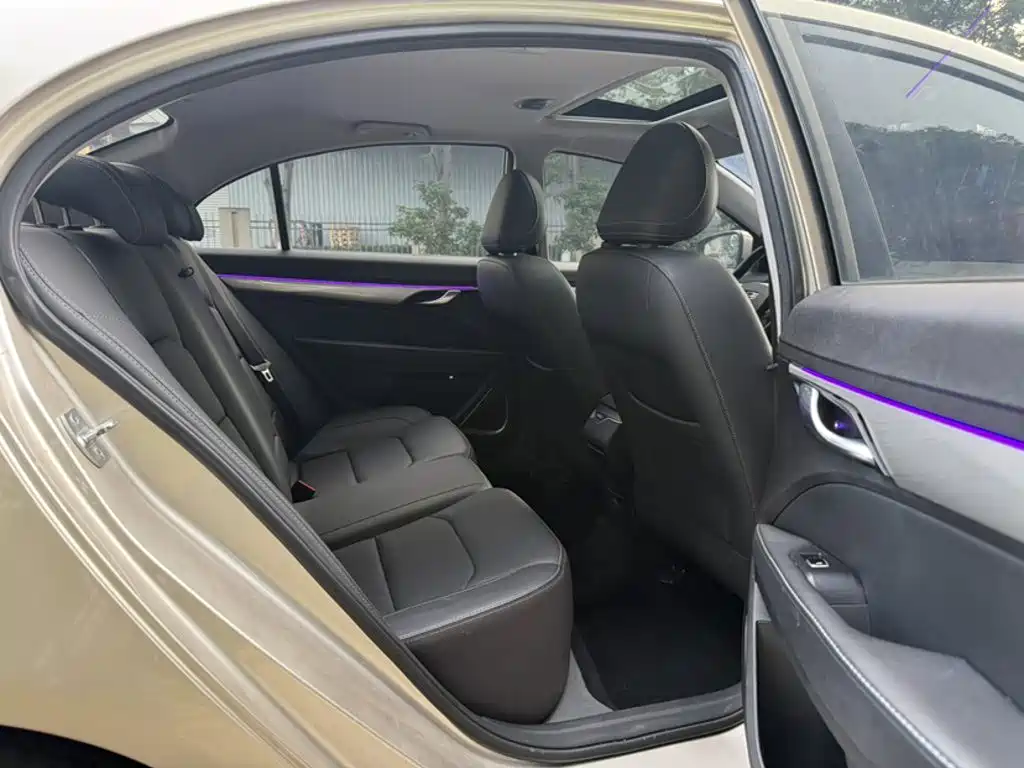 Emgrand 2020 1.5L manual upward version купить на сайте DeffCars