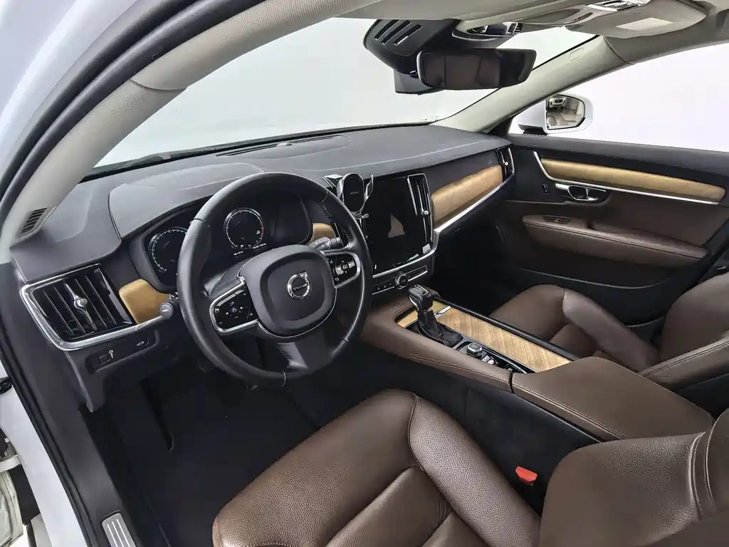 Volvo S90 2020 T5 Zhiyi Luxury Edition купить на сайте DeffCars