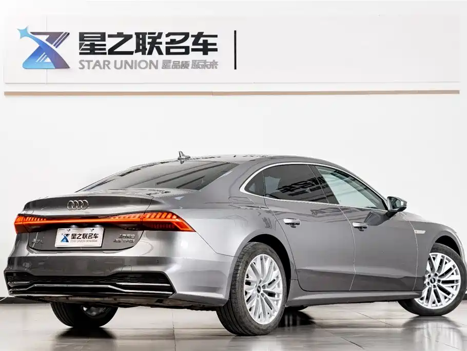 Audi A7L 2024 45TFSI S-line Dream Building Liquid Crystal Package купить на сайте DeffCars