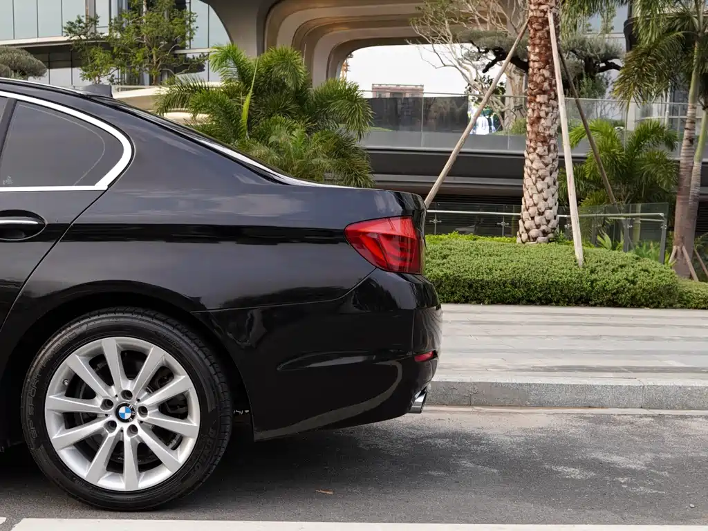 BMW 5 Series 2011 535Li Luxury купить на сайте DeffCars