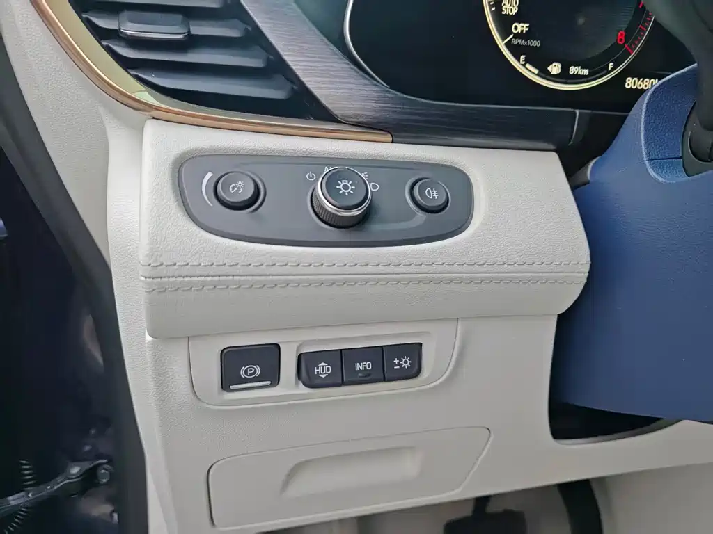 Buick GL8 2020 Avenir Four-seater Premium Edition купить на сайте DeffCars