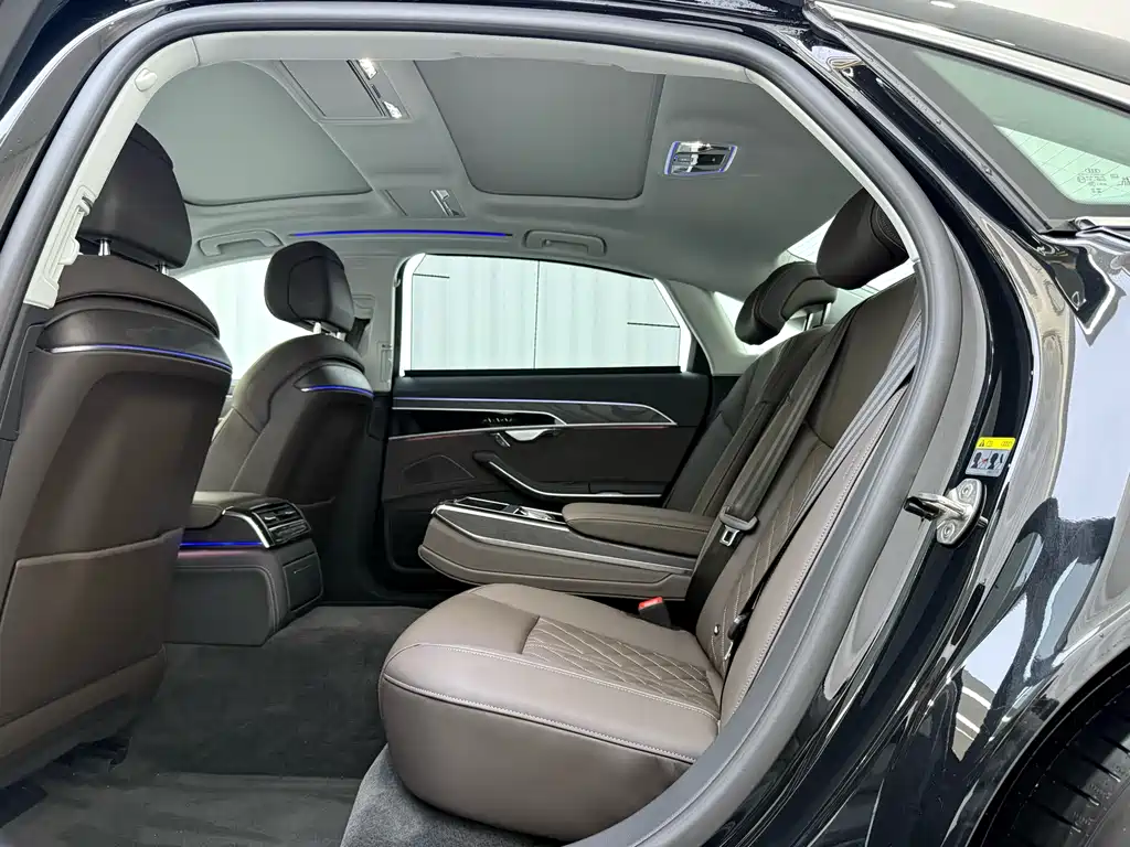 Audi A8 2025 A8L 50 TFSI quattro Premium Selection купить на сайте DeffCars