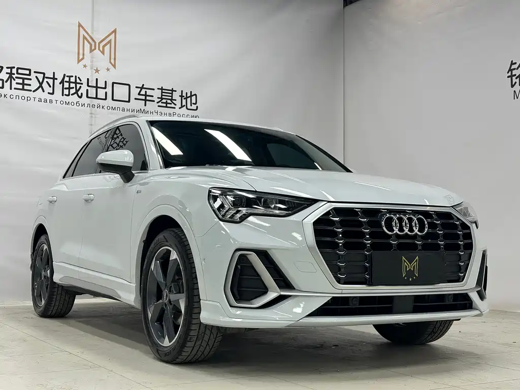 Audi Q3 2022 35 TFSI Fashionable and Dynamic купить на сайте DeffCars
