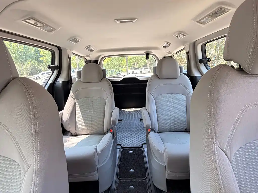 Maxus G10 2021 2.0T automatic smart version, gasoline, 7 seats купить на сайте DeffCars