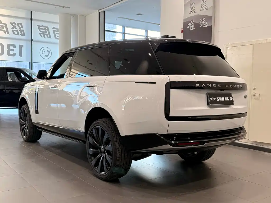 Range Rover 2024 3.0 L6 400PS Extended Edition купить на сайте DeffCars