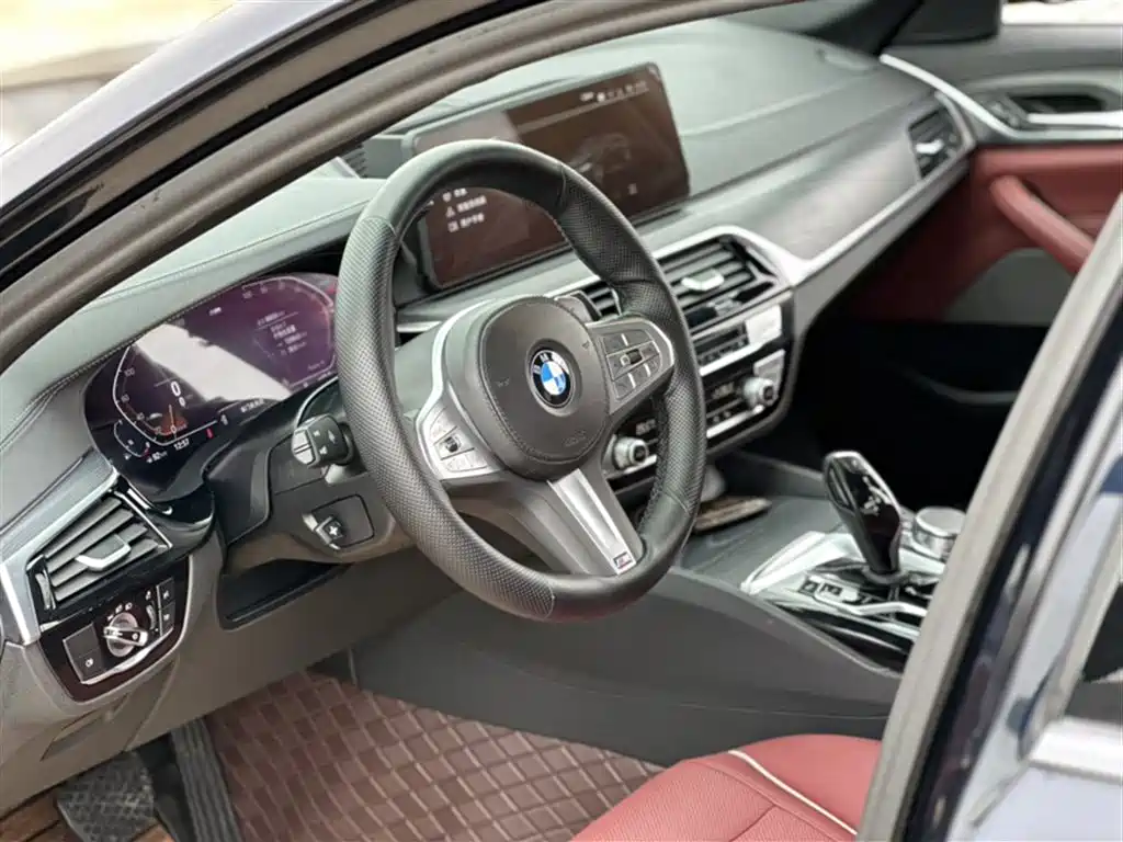 BMW 5 Series 2023 530Li Leading M Sports Package купить на сайте DeffCars