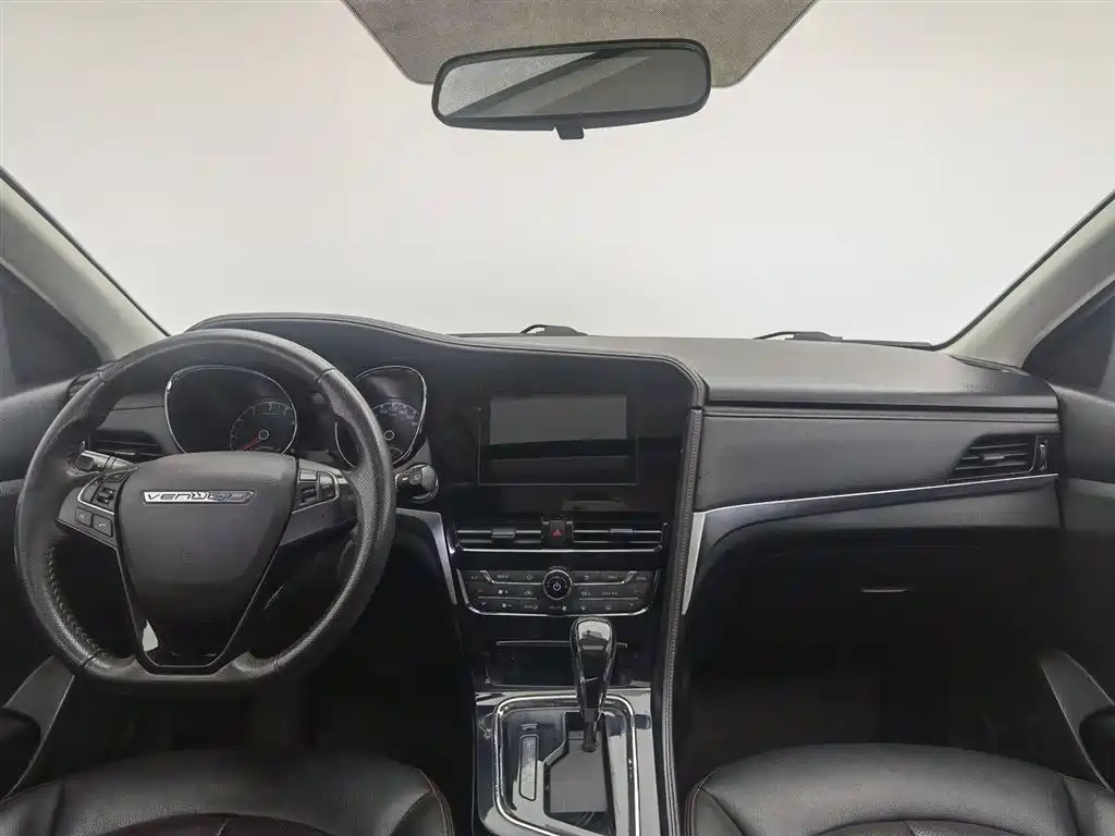 Venucia T70 2018 2.0L CVT Ruixiang Edition купить на сайте DeffCars