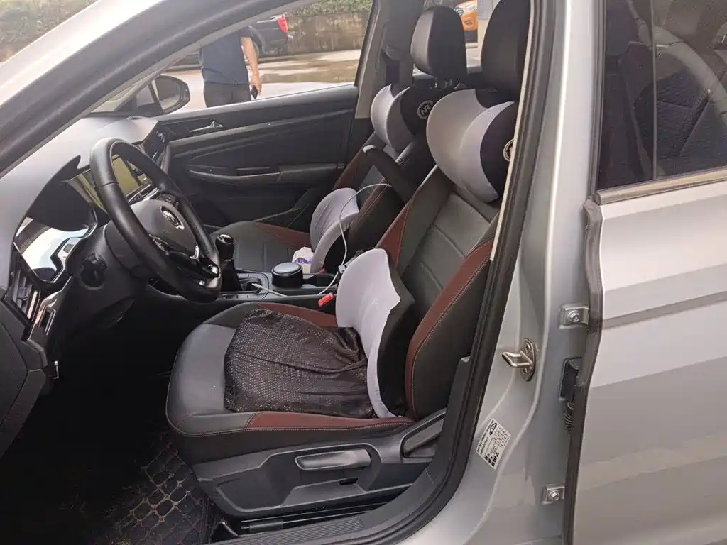 Bora 2020 1.5L manual comfort model купить на сайте DeffCars