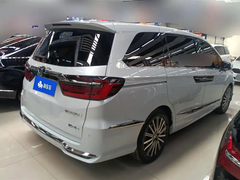 Alison 2024 2.0L e:HEV Deluxe Edition купить на сайте DeffCars