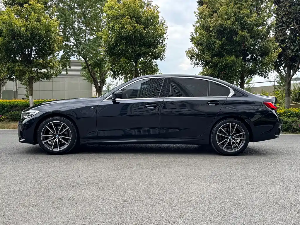 BMW 3 Series 2022 320Li M Sports Package купить на сайте DeffCars
