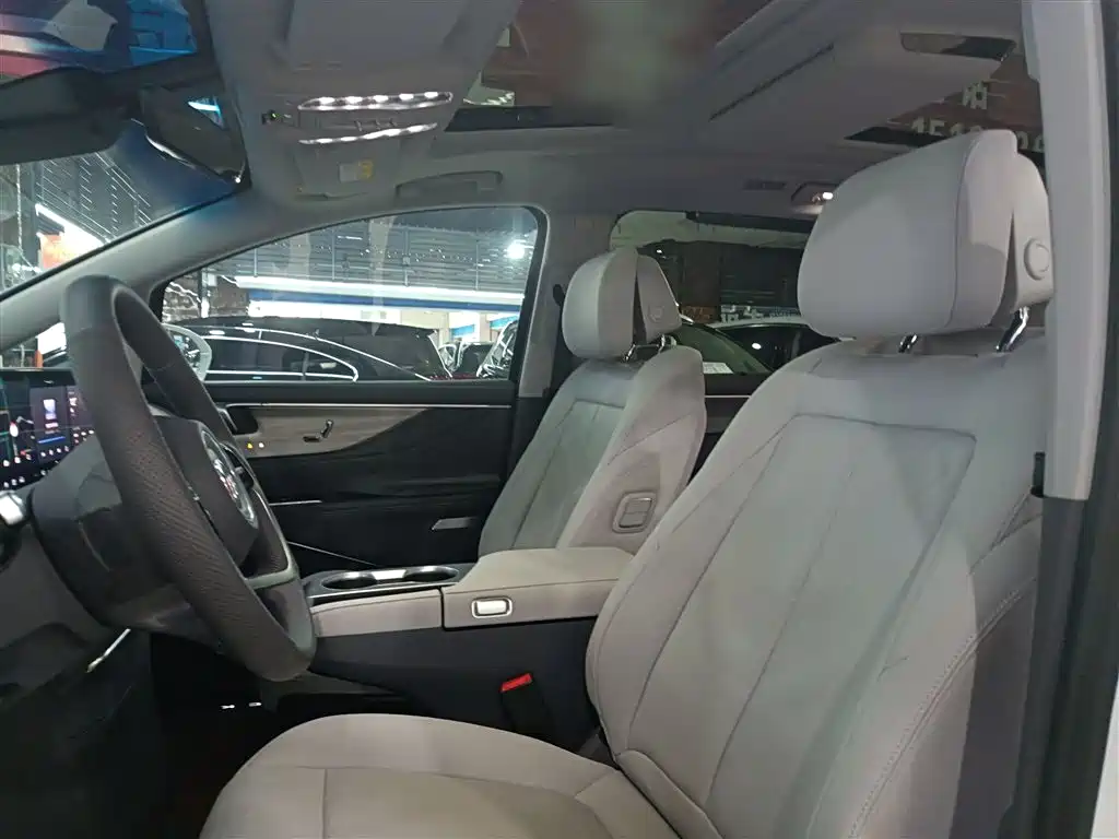 Buick GL8 2025 Lu Zun Exclusive Edition купить на сайте DeffCars