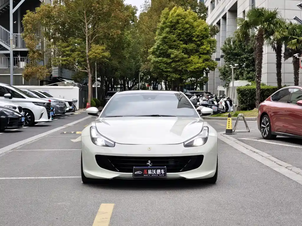 GTC4Lusso 2017 3.9T V8 купить на сайте DeffCars