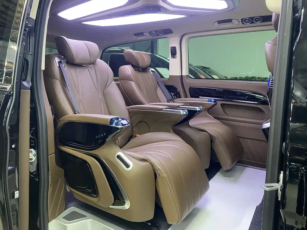 Vito 2024 2.0T Business Edition 7 seats купить на сайте DeffCars