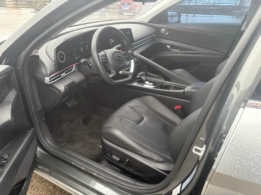 Elantra 2023 1.5L CVT LUX Premium Edition купить на сайте DeffCars