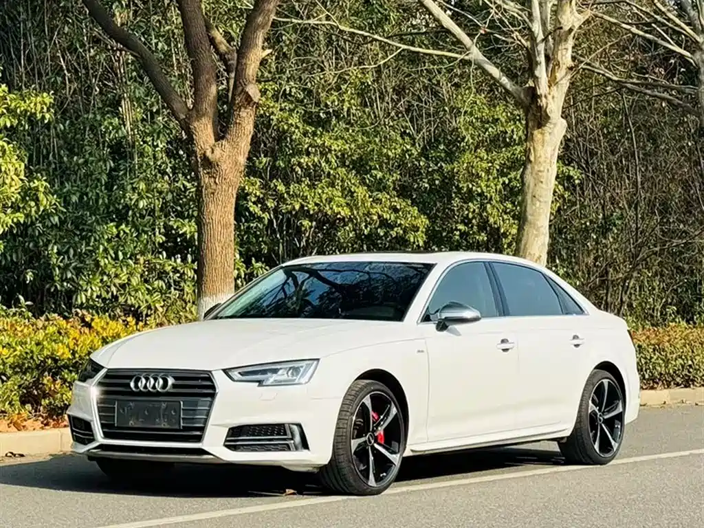 Audi A4L 2018 30th Anniversary Model 40 TFSI Fashion Model купить на сайте DeffCars