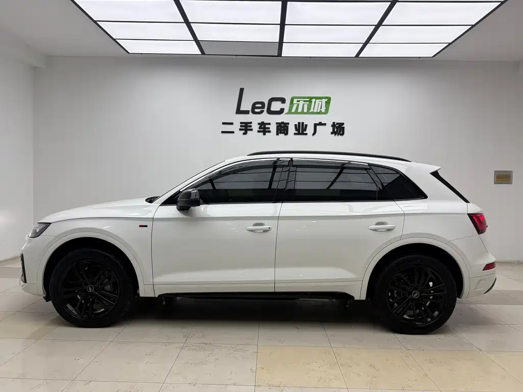 Audi Q5L 2023 40T luxury and dynamic model купить на сайте DeffCars