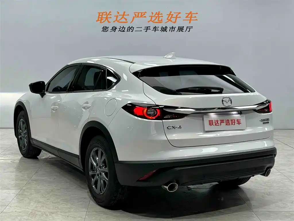 Mazda CX-4 2021 2.0L automatic two-wheel drive Blue Sky Vitality Edition купить на сайте DeffCars