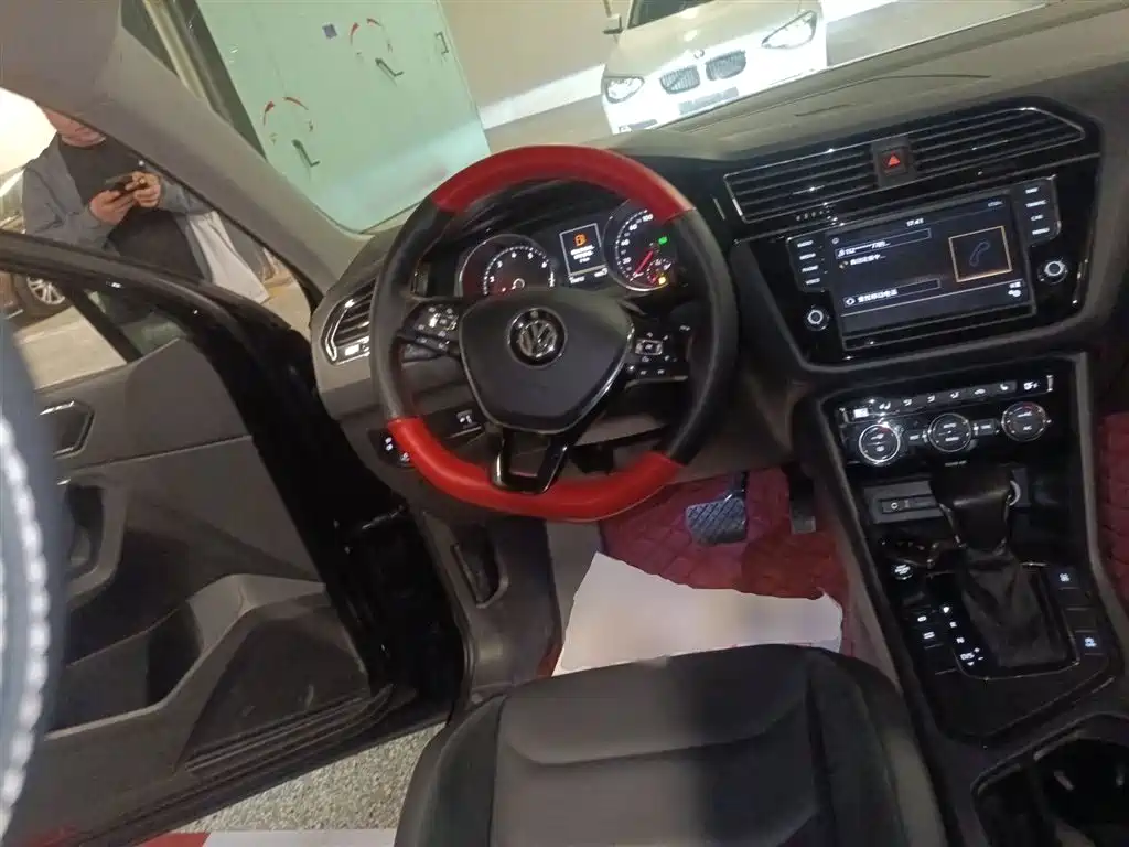 Tiguan L 2018 facelift 330TSI automatic two-wheel drive luxury version купить на сайте DeffCars