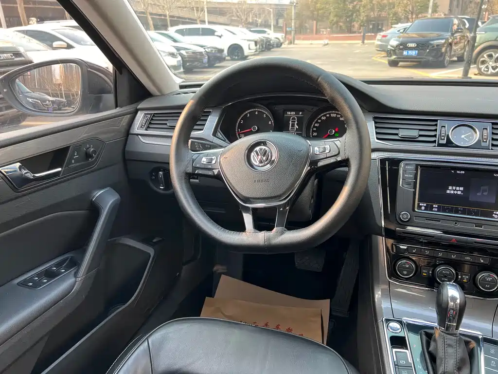 Passat 2017 330TSI DSG Premium Edition купить на сайте DeffCars