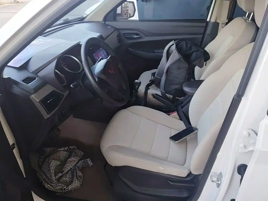 Hongguang 2021 facelift 1.5L S standard electric power assist LAR купить на сайте DeffCars