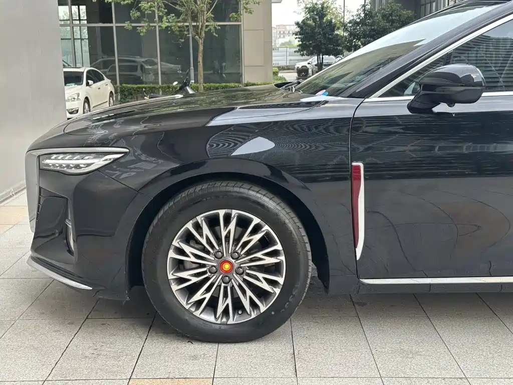 Hongqi H5 2024 1.5T DCT Zhilian Qiyun Edition купить на сайте DeffCars