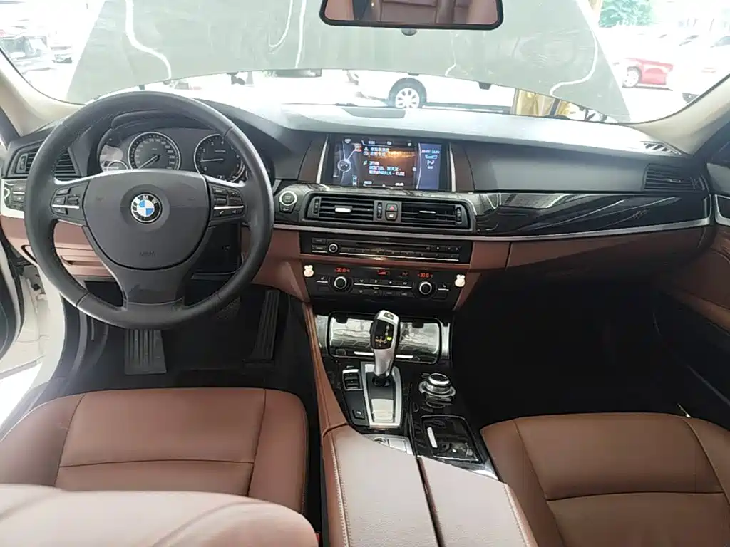 BMW 5 Series 2014 525Li Leading Model купить на сайте DeffCars
