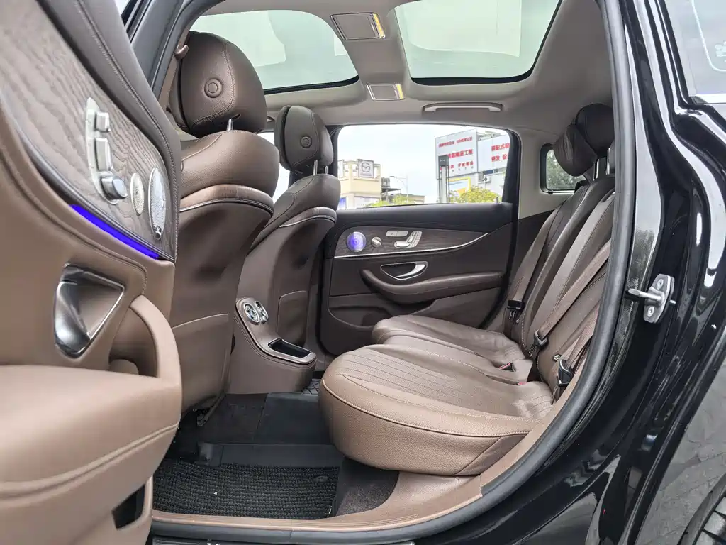 Mercedes-Benz E-Class 2023 E 300 L Luxury Model купить на сайте DeffCars