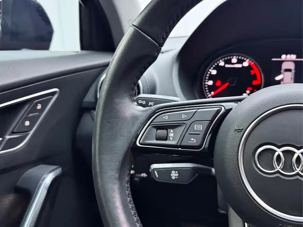 Audi Q2L 2018 35 TFSI launches exclusive version, National V купить на сайте DeffCars