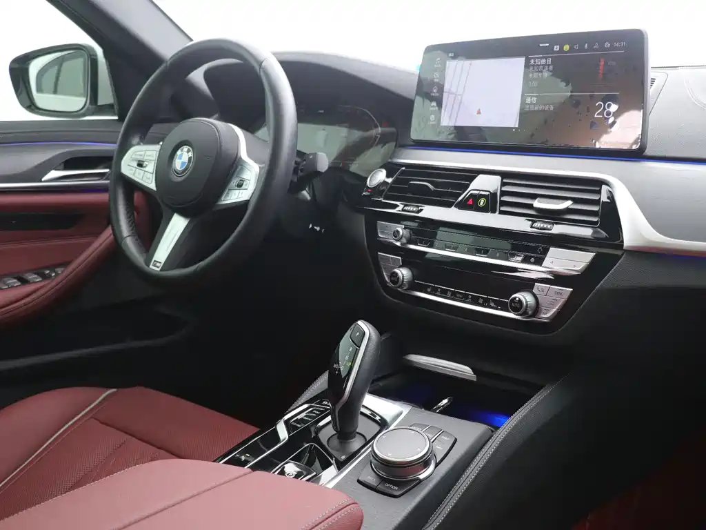 BMW 5 Series 2023 530Li Leading M Sports Package купить на сайте DeffCars