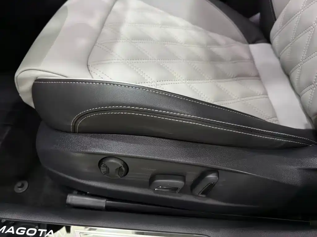 Magotan 2023 2 million commemorative edition 330TSI DSG leading model купить на сайте DeffCars