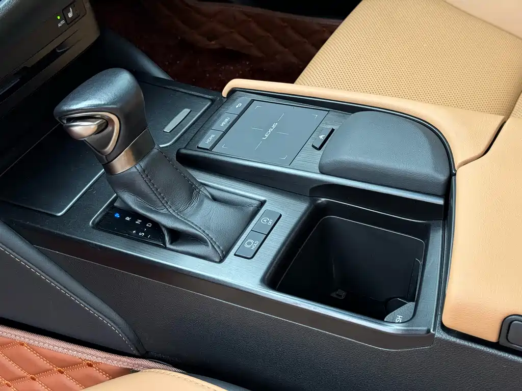 Lexus ES 2021 260 Excellence Edition купить на сайте DeffCars