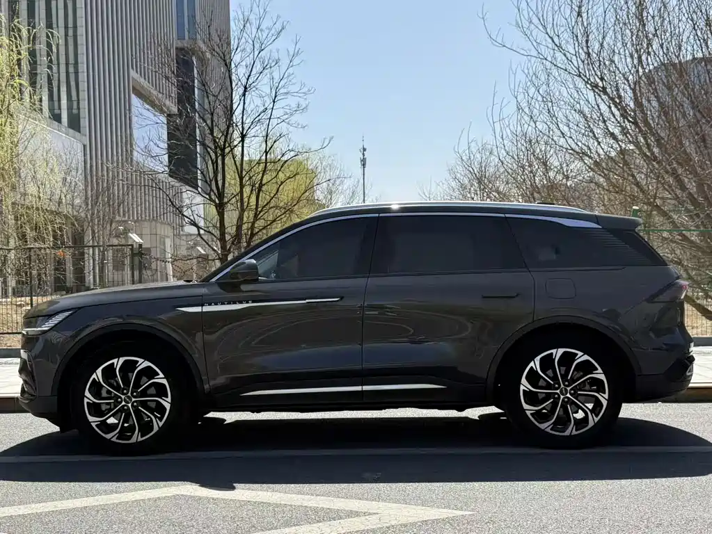 Voyager 2023 2.0T four-wheel drive Zunrui version купить на сайте DeffCars