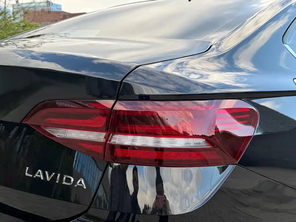 Lavida 2024 1.5L Automatic Starry Sky Five Million Edition купить на сайте DeffCars