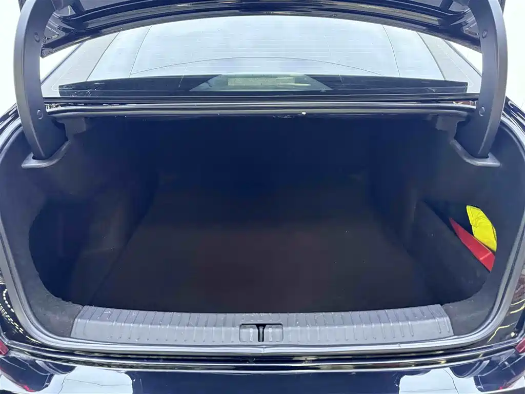 Passat 2022 330TSI Deluxe Edition купить на сайте DeffCars
