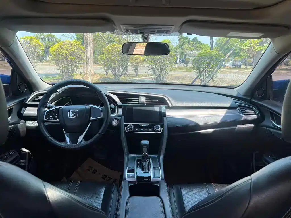 Civic 2019 220TURBO CVT Dynamic Edition National V купить на сайте DeffCars