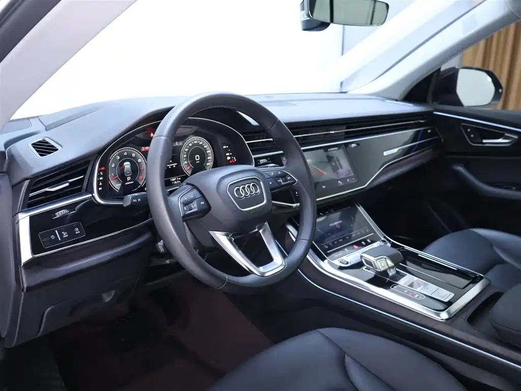 Audi Q8 2022 55 TFSI luxury and dynamic model купить на сайте DeffCars